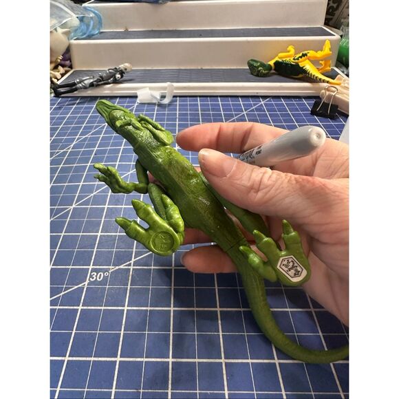Jurassic World Fallen Kingdom VELOCIRAPTOR poseable dinosaur action figure Attac - Picture 4 of 5
